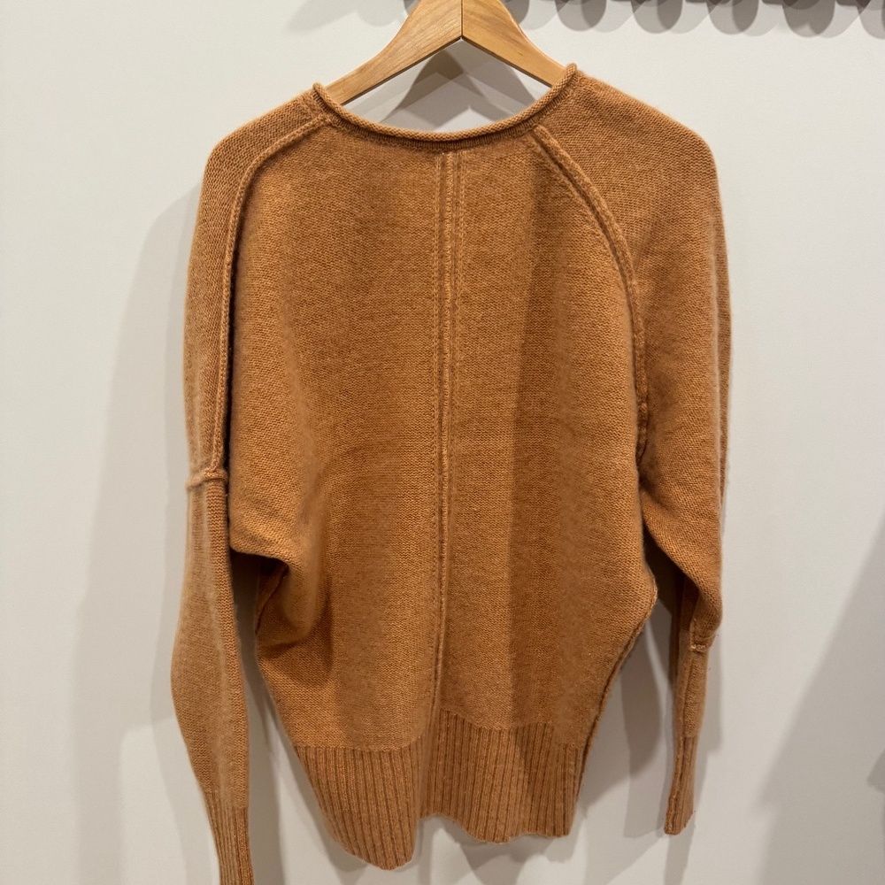 Free People 100% Cashmere Oversized Souchy V-Neck Sweater Camel Orange Size S - Picture 5 of 13
